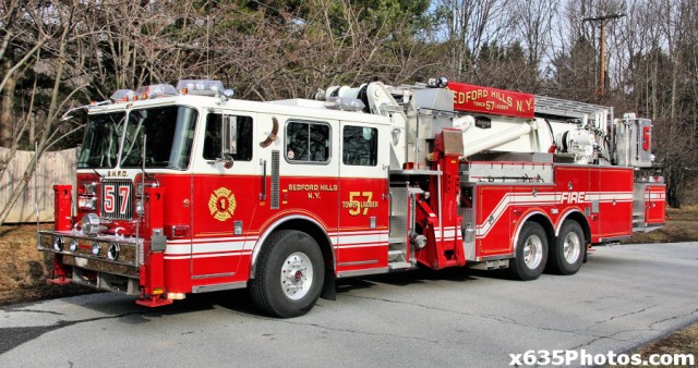 Tower Ladder 57 (2000 Seagrave)