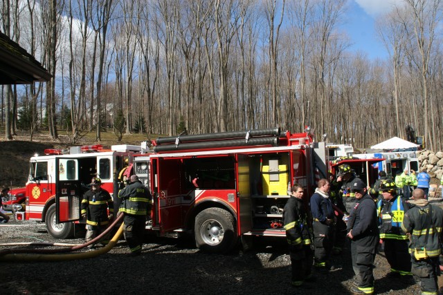 Engine 198 takes the front of the building.
PHOTO TAKEN BY JT. CAMP 